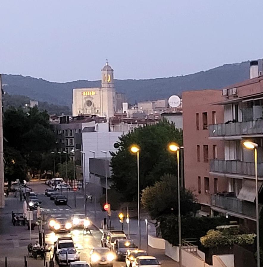 Modern Apartament Al Costat Del Parc De La Devesa ジローナ エクステリア 写真